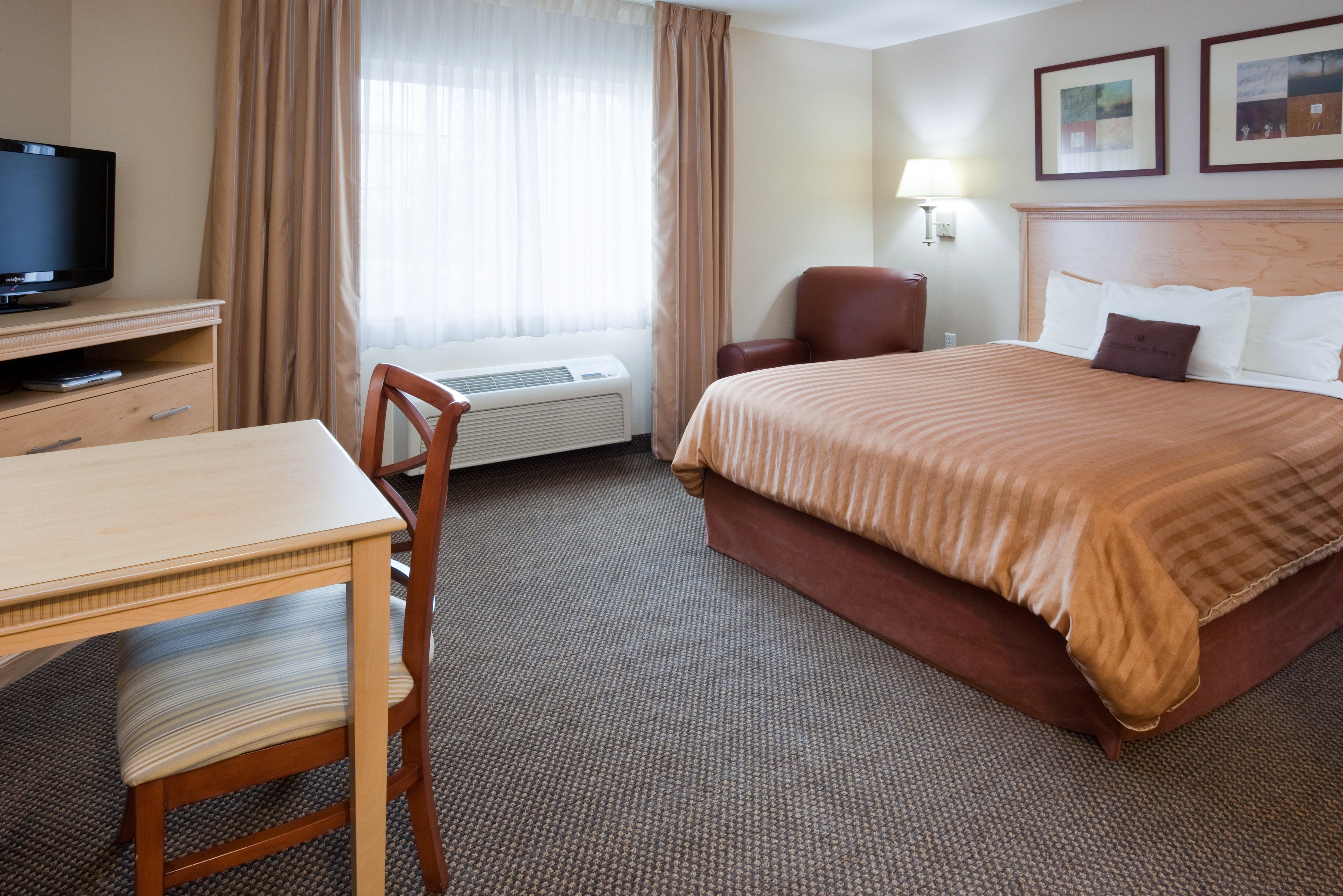 Candlewood Suites Milwaukee Brown Deer, An Ihg Hotel Екстериор снимка