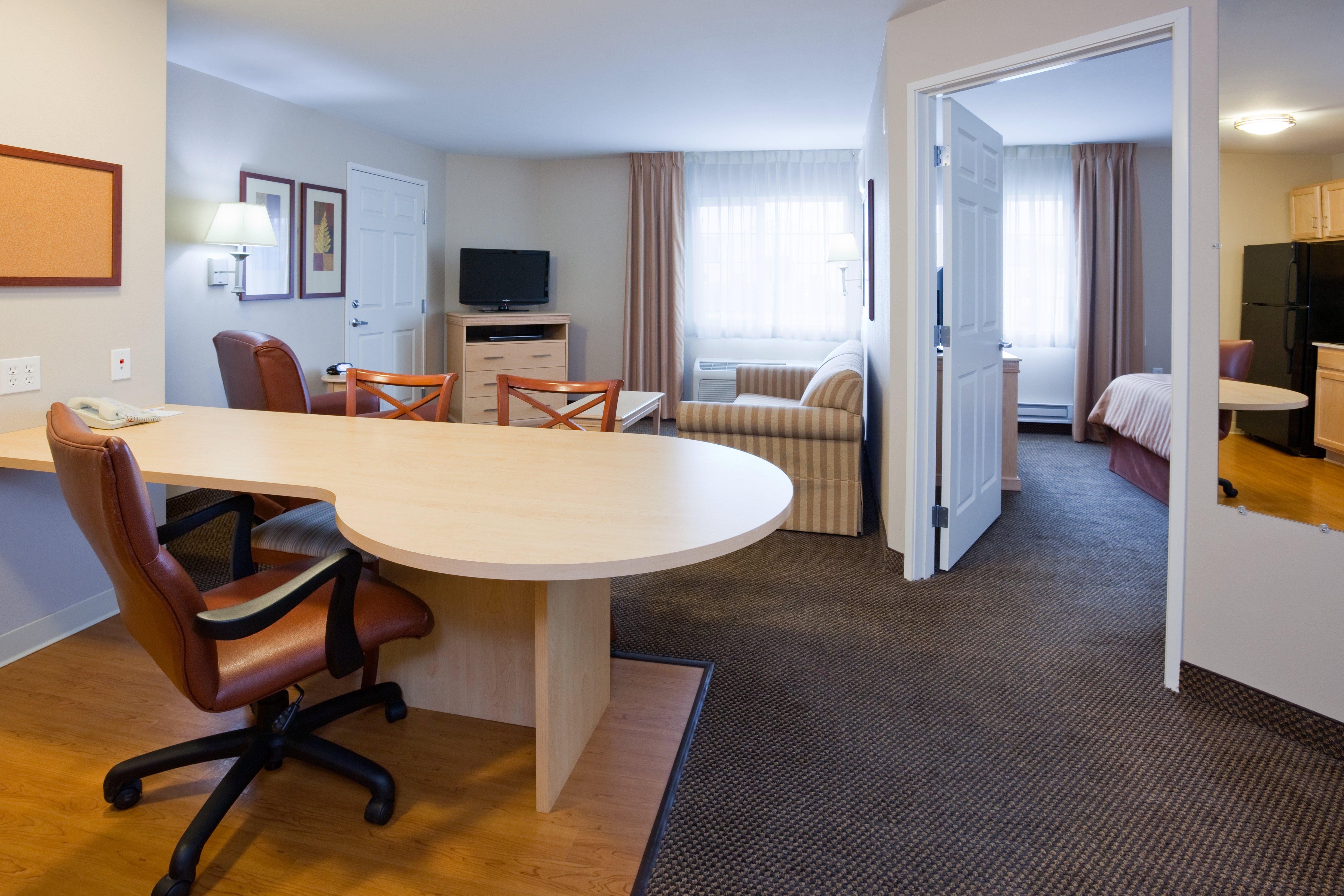 Candlewood Suites Milwaukee Brown Deer, An Ihg Hotel Екстериор снимка