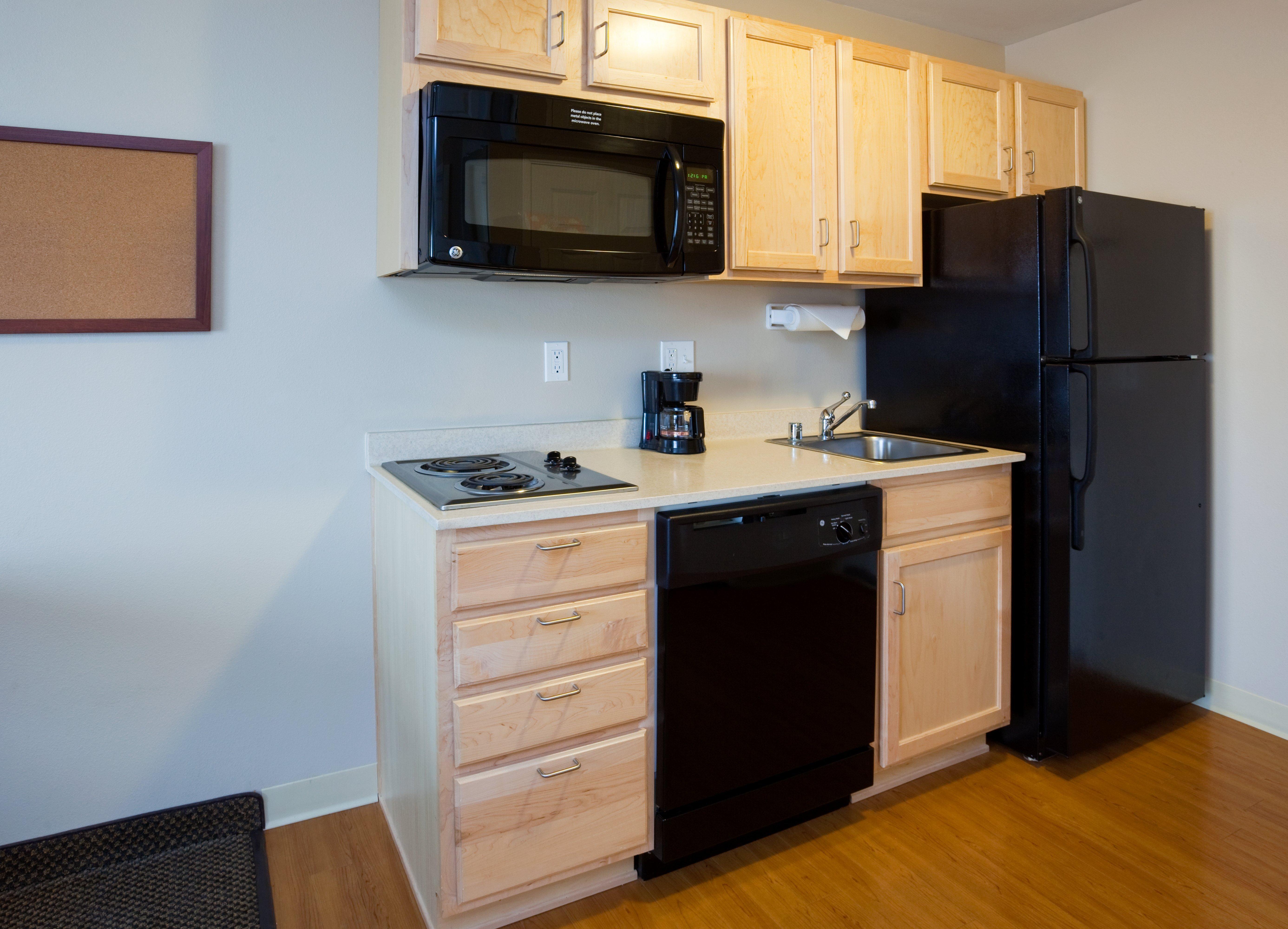 Candlewood Suites Milwaukee Brown Deer, An Ihg Hotel Екстериор снимка