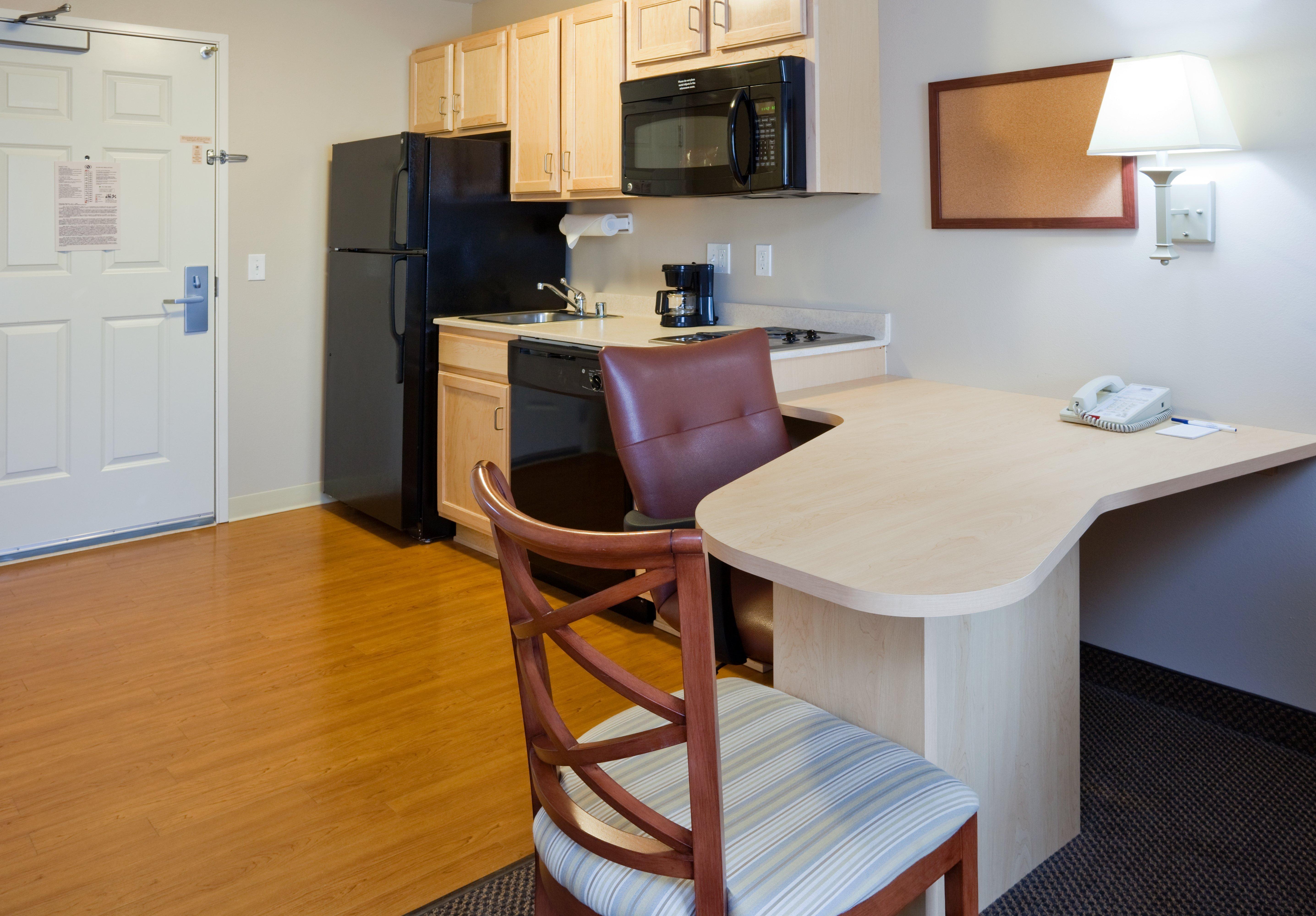 Candlewood Suites Milwaukee Brown Deer, An Ihg Hotel Екстериор снимка
