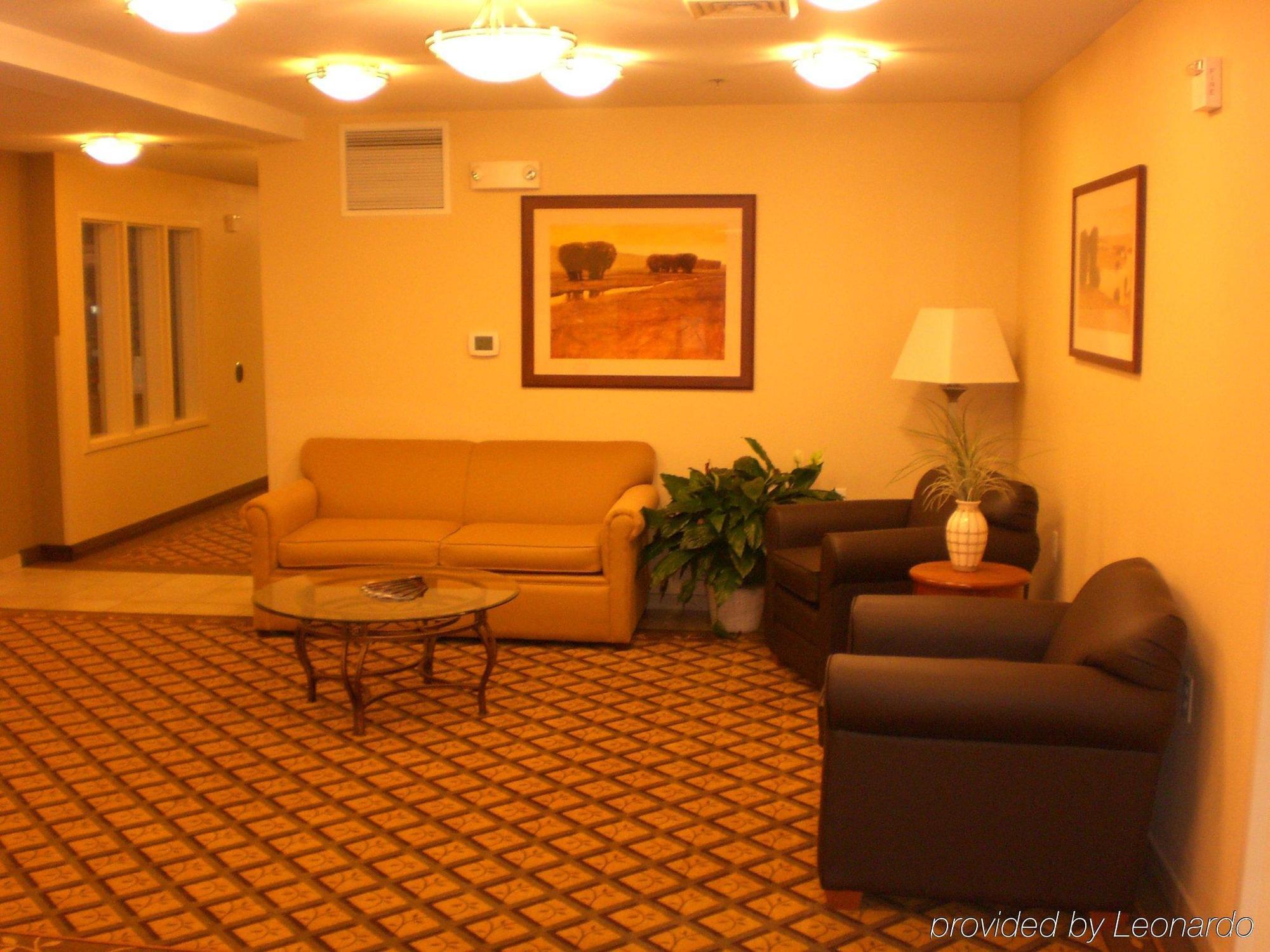 Candlewood Suites Milwaukee Brown Deer, An Ihg Hotel Интериор снимка